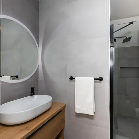 Deluxe Bracolet Private Pool Apartment *