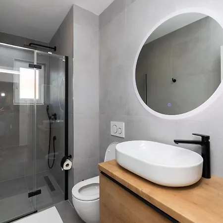 Deluxe Bracolet Private Pool